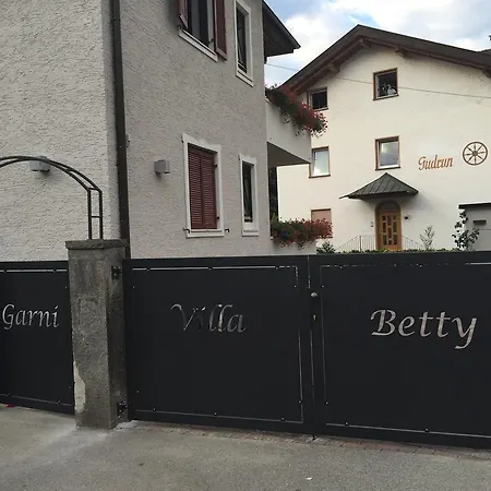 Bed & Breakfast Garni Betty