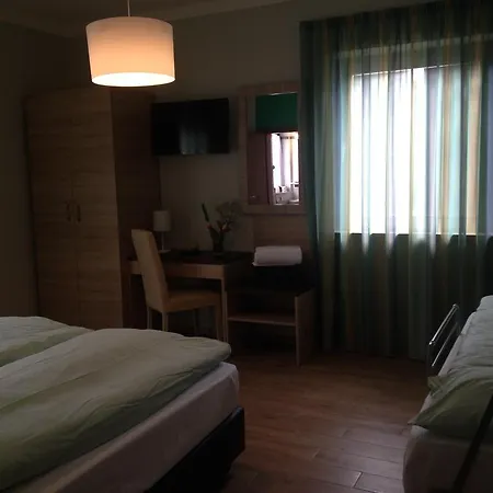 Bed and Breakfast Garni Betty Μεράνο