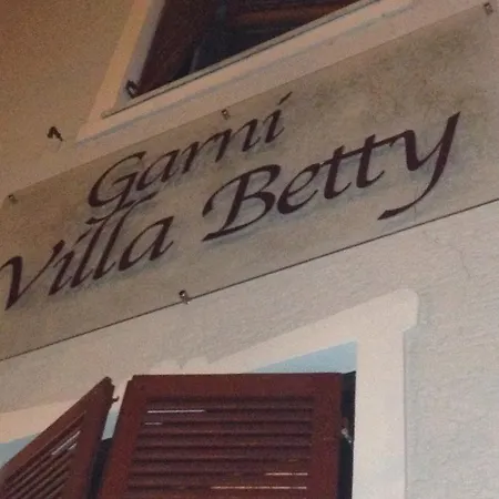 فندق مبيت وإفطار Garni Betty 3*