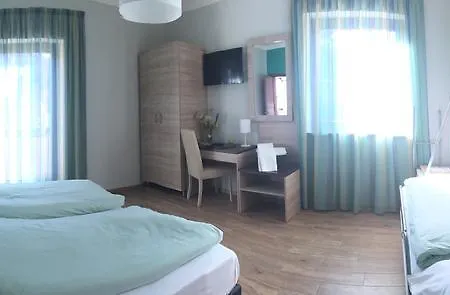 Bed & Breakfast Garni Betty