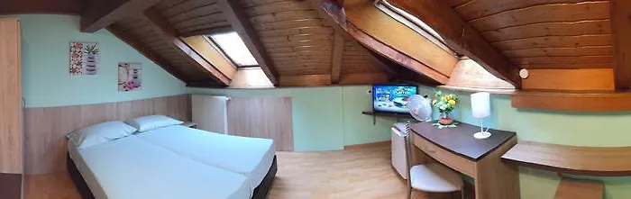 Bed & Breakfast Garni Betty